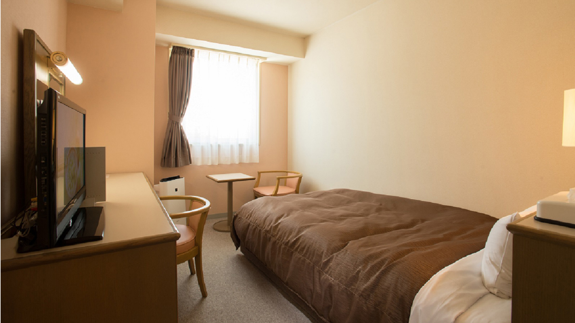 ・＜デラックスシングルルーム＞全室SERTA社ポケットコイルマットレスを使用しています