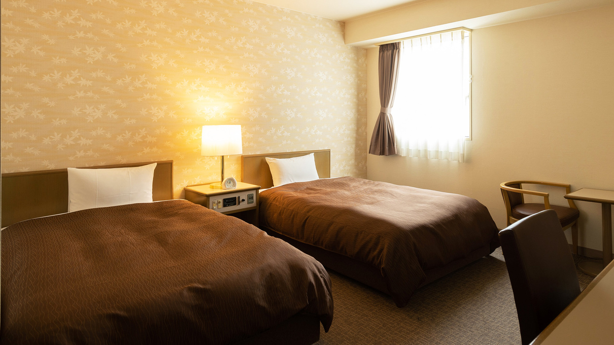 ・＜デラックスツインルーム＞エキストラベッドを使用して大人3名様でもご利用いただけます