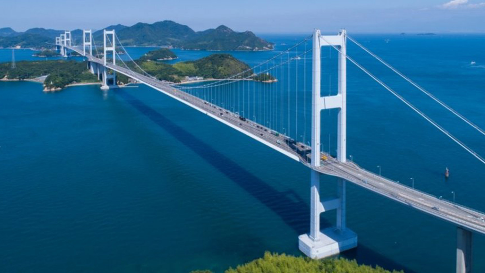 ・＜瀬戸内しまなみ海道＞７つの橋と瀬戸内海の島々をつなぐ絶景ロードです