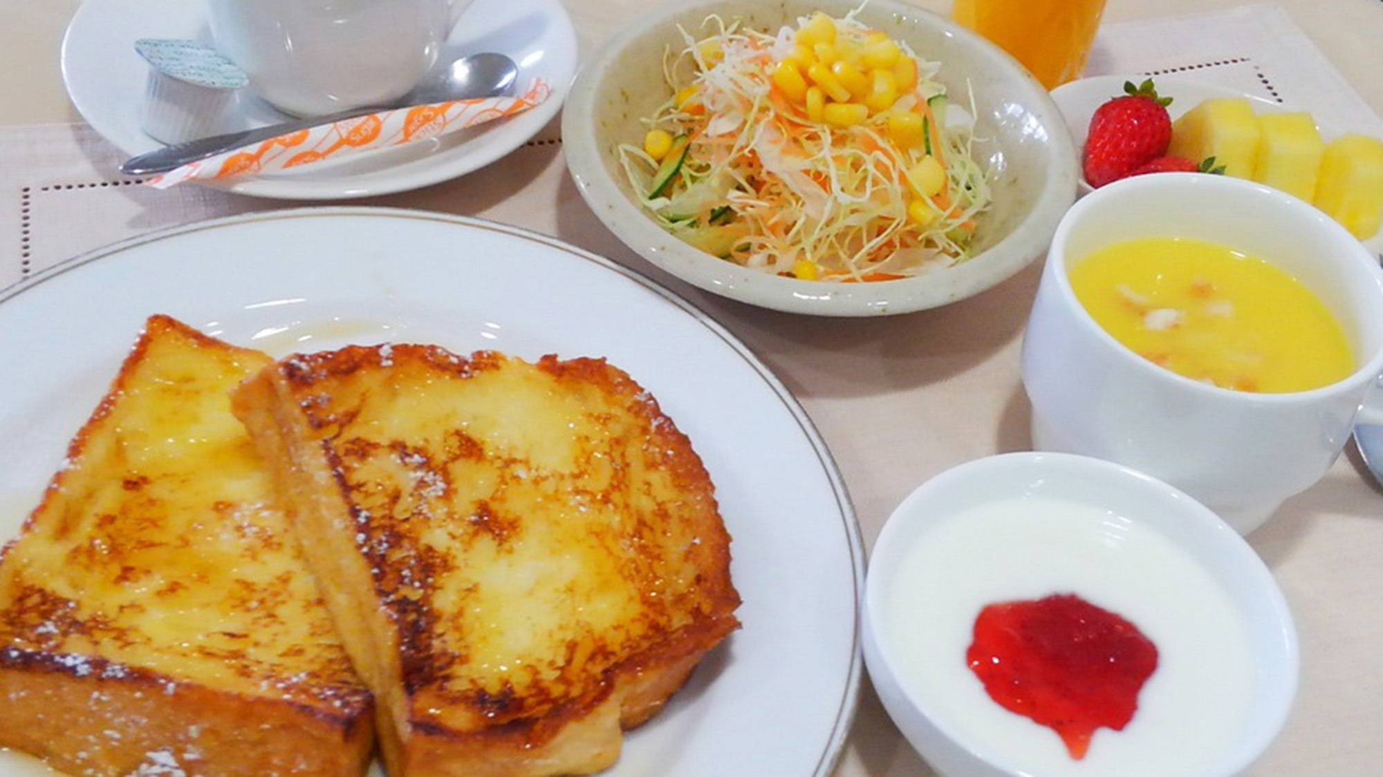 ・＜朝食＞毎日彩りと栄養バランスを考え、全て手作りしております