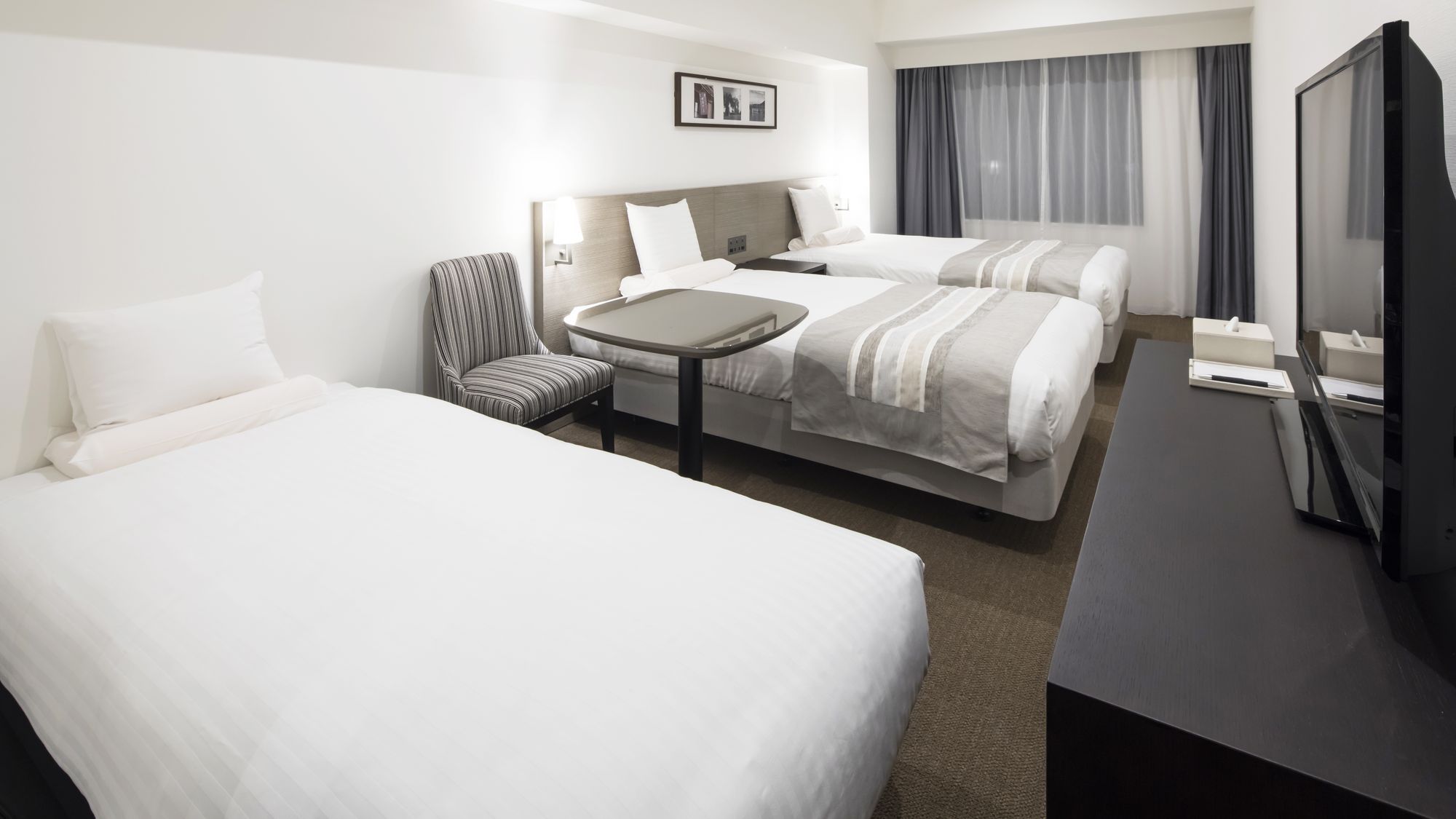 スーペリアツイン＋ソファベッド1台(28.5㎡)