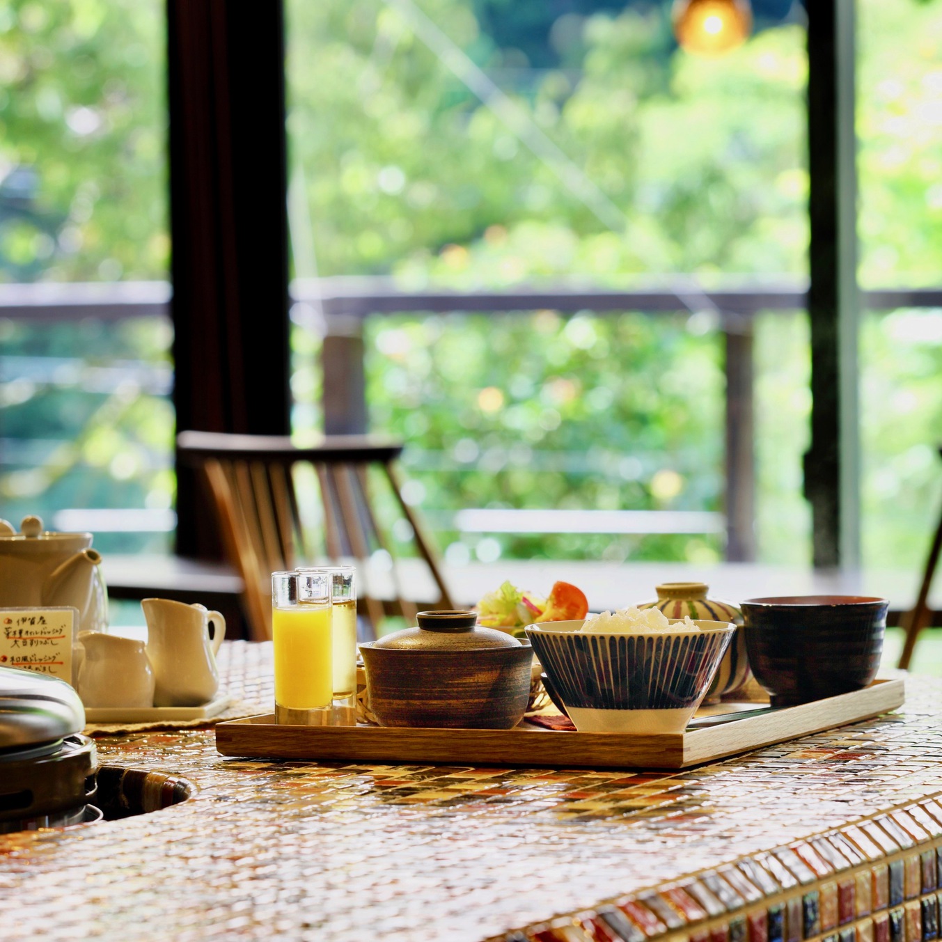 伊賀米コシヒカリをおいしく食べるがコンセプト伊賀のおいしい朝ごはん。おかわり制で提供します