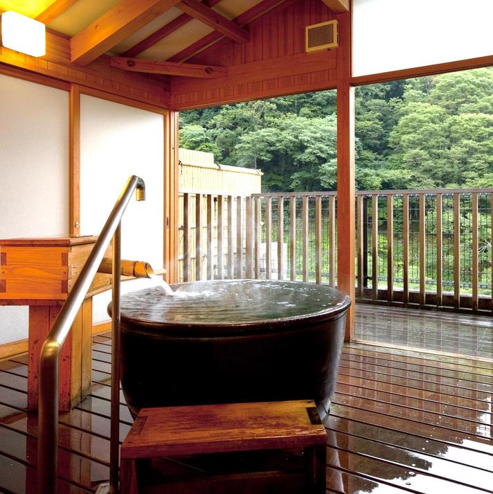 貸切風呂-招月-SHOU-GETSU窓を開けると渓谷当日先着順