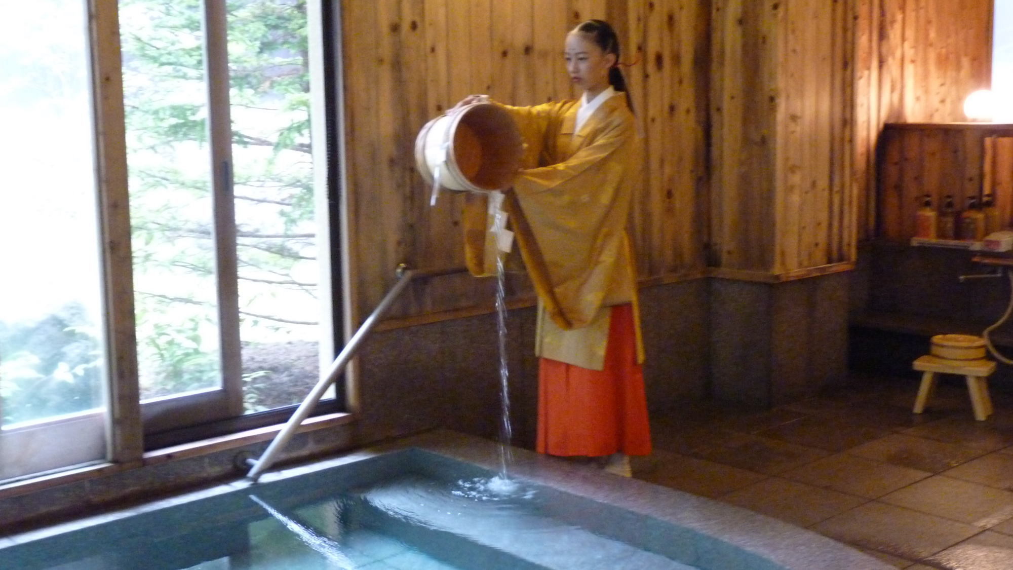 温泉女神御汲み上げの湯分湯