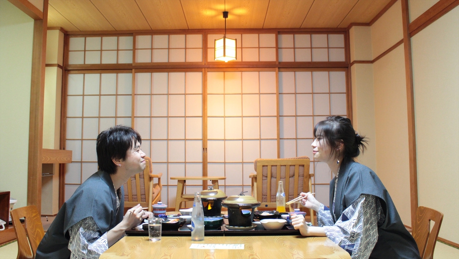 周りを気にせずゆっくりできるお部屋食でちょっと贅沢な気分(^^)お部屋食のプランあります！