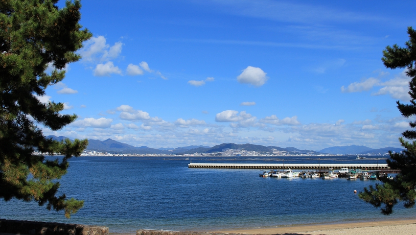 ホテル前にはのどかな瀬戸内の絶景が広がっています（^^のーんびり過ごしましょ