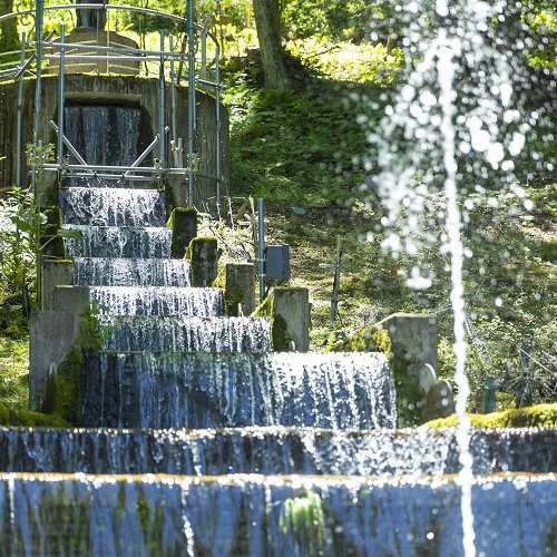 彫刻公園の噴水涼やかな水の音