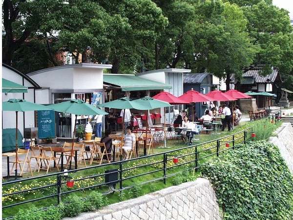 【観光情報】京橋川水辺のオープンカフェまで徒歩約5分。