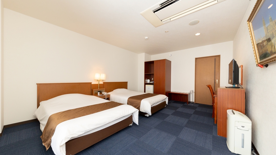 *【湖側洋室ツイン（一例）】ご家族やご夫婦・恋人と、琵琶湖を眺めながらのんびり♪