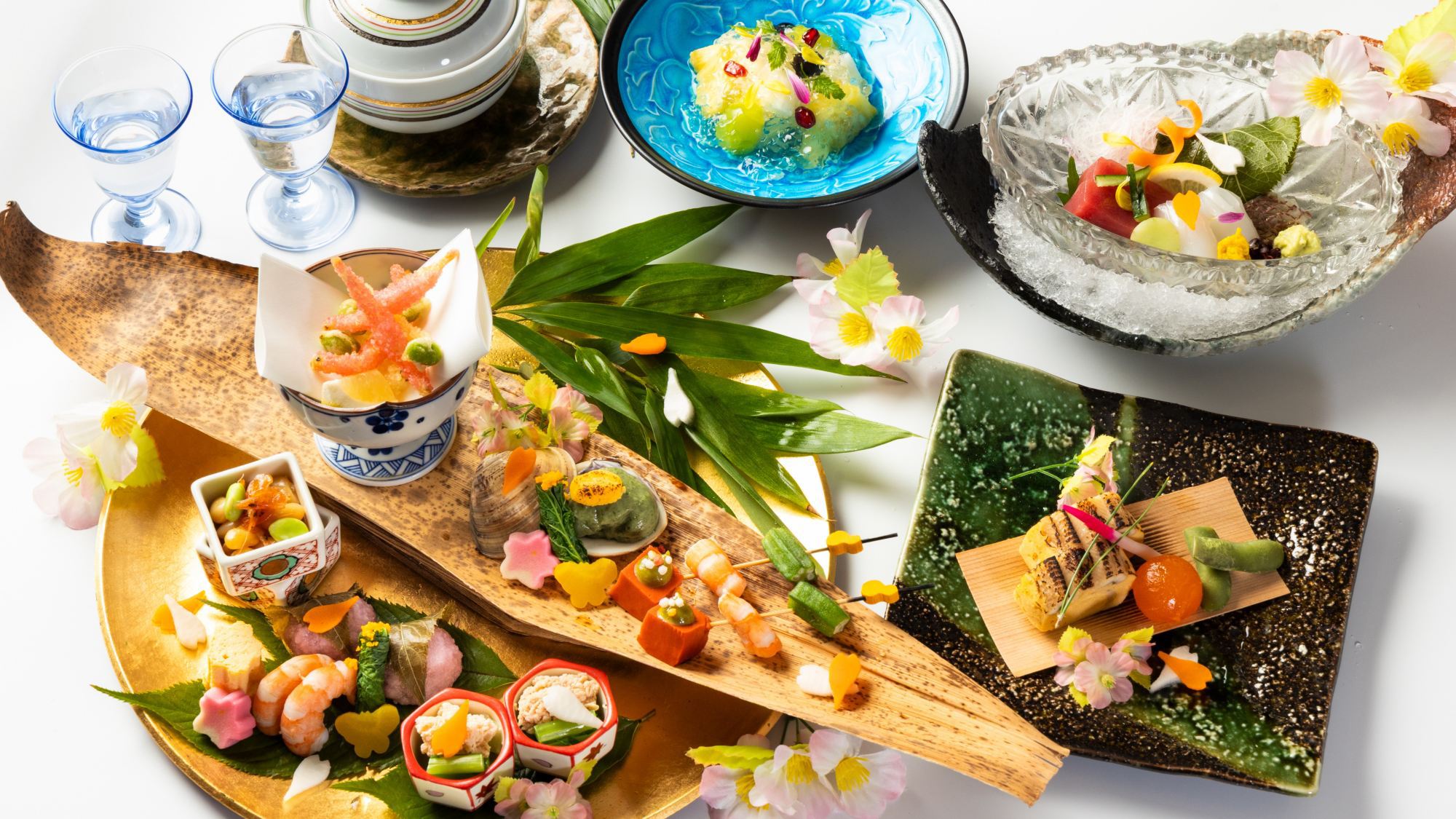 *【季節の彩会席（一例）】当館の一番スタンダードのコース。毎月お品書きが変わります。