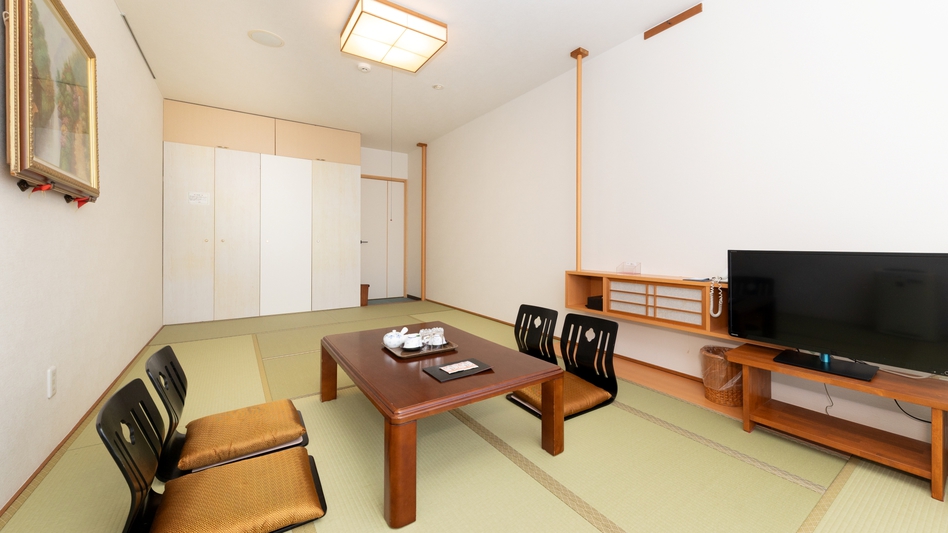 *【山側和室（一例）】お部屋から琵琶湖は望めませんが、ほっこりできる和室のお部屋です♪