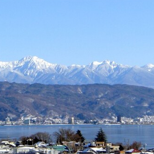 諏訪湖奥に八ヶ岳を望む