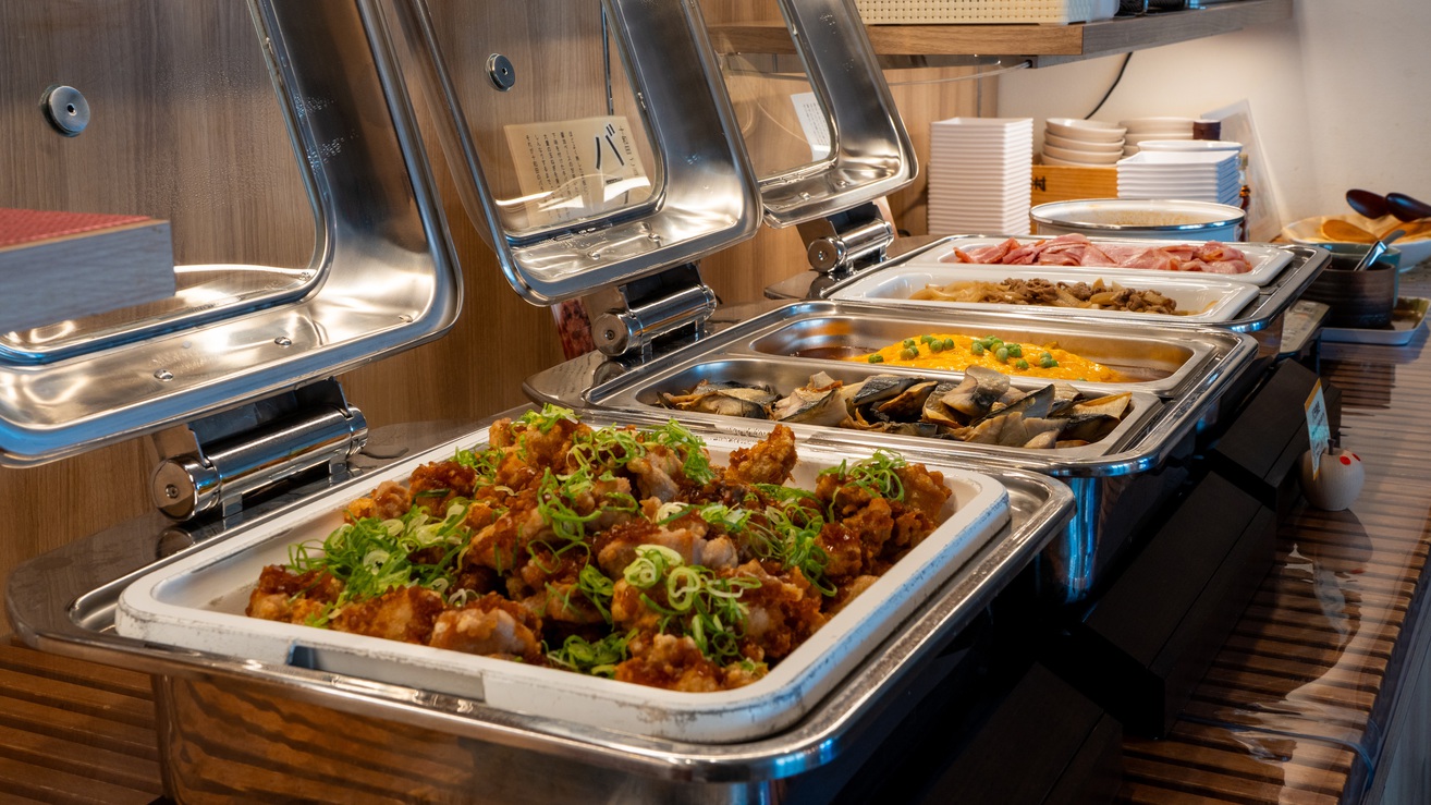 食べ残しゼロを目指して、追加の補充は少しずつ丁寧にご提供しております