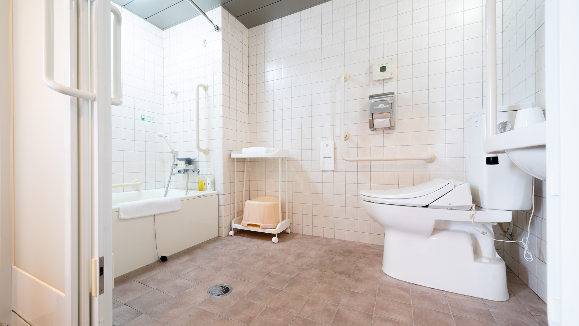 ユニットバスには段差がありません