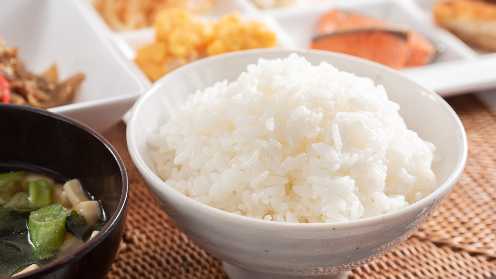 おかわり自由のほかほかご飯