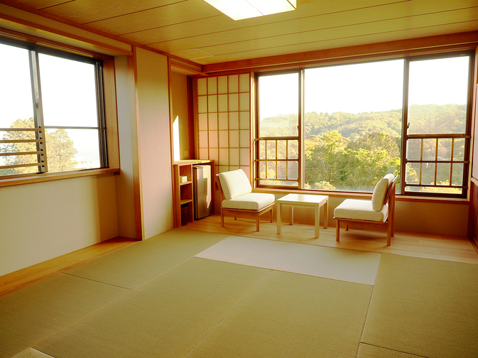 1階8畳和室角部屋