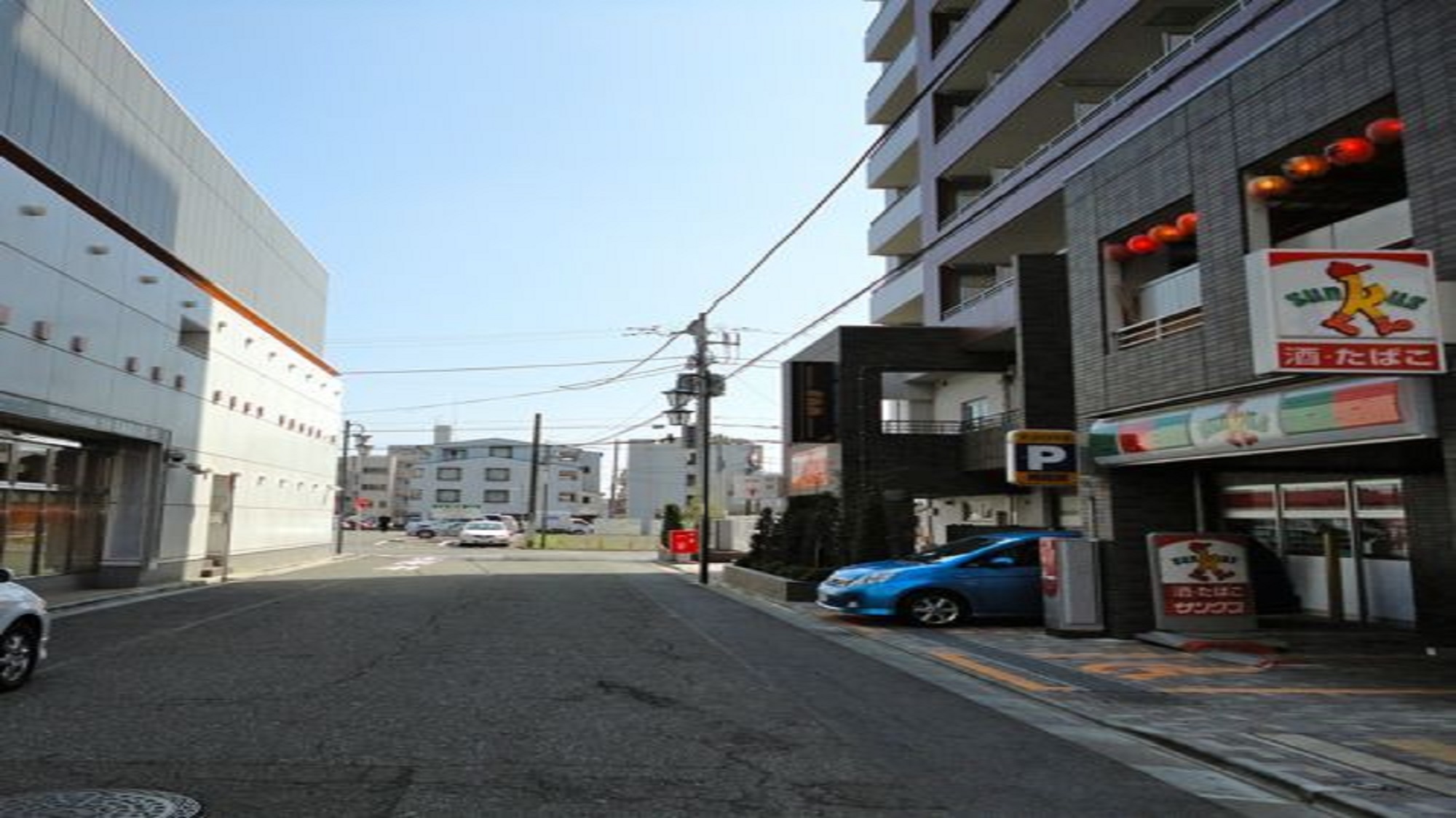 出口D２つ目の路地を右折してください。