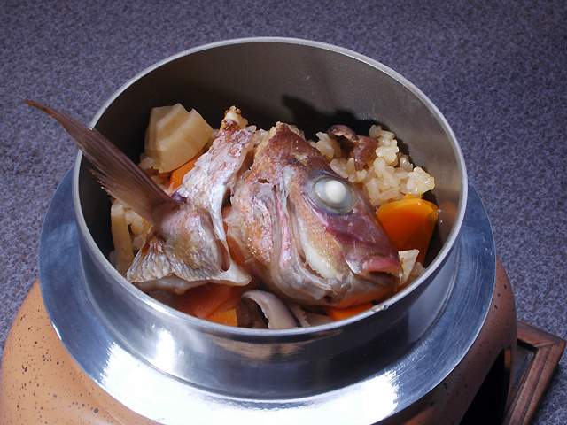 料理鯛の釜飯
