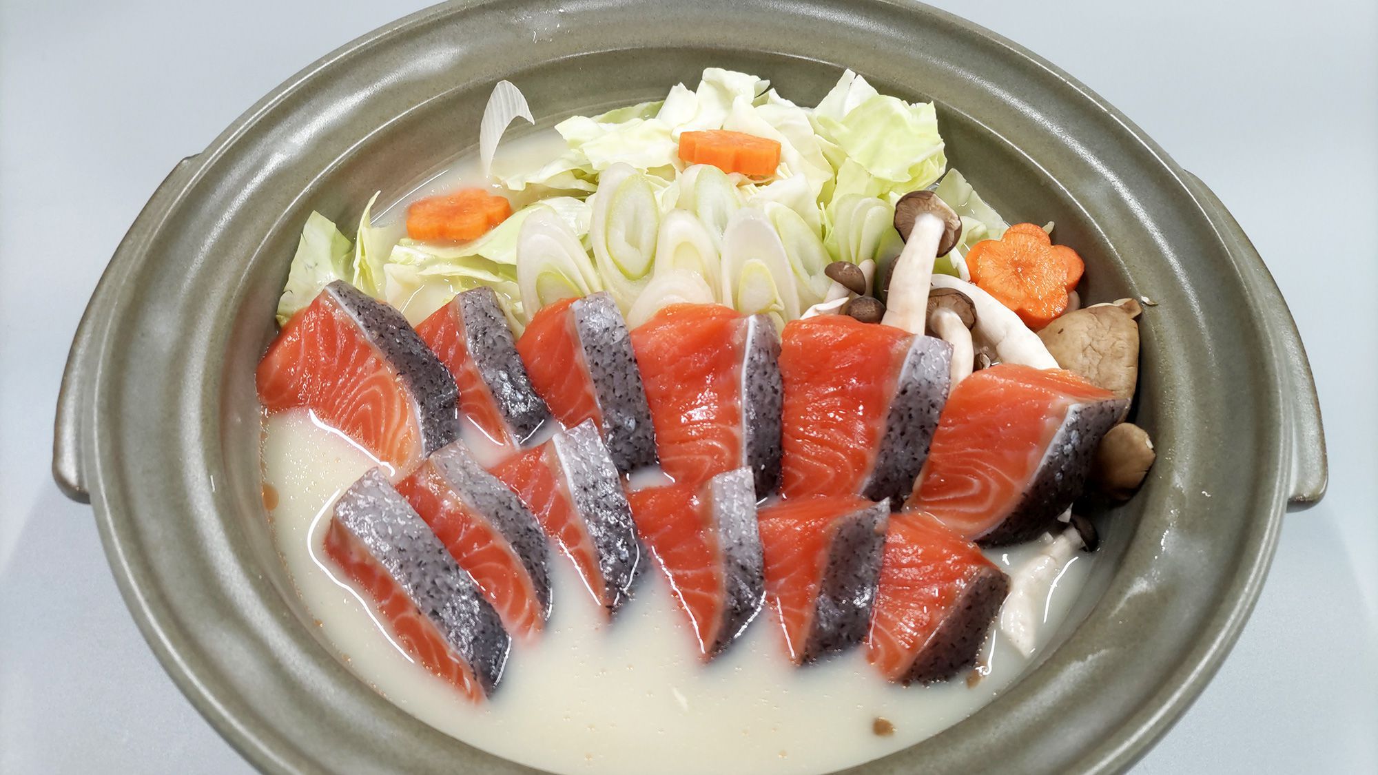 【3〜5月】夕食バイキング一例（北海道石狩鍋）