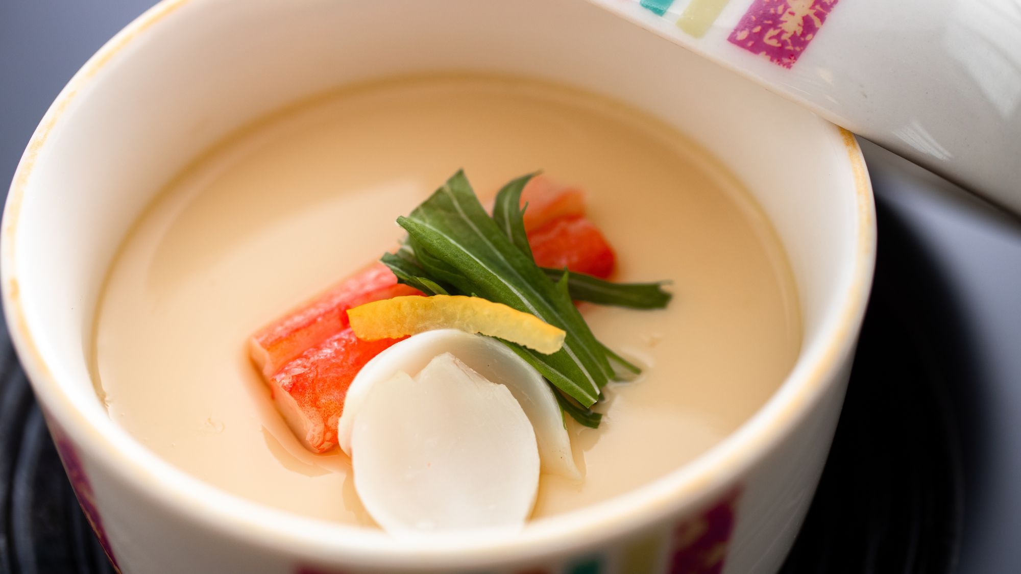 カニの身入り茶碗蒸し/一例