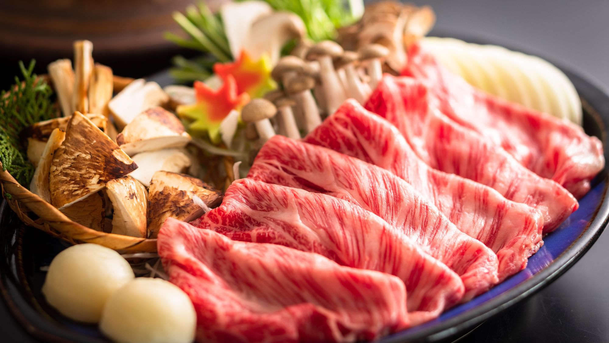 松茸と黒毛和牛の肉鍋会席肉鍋／一例