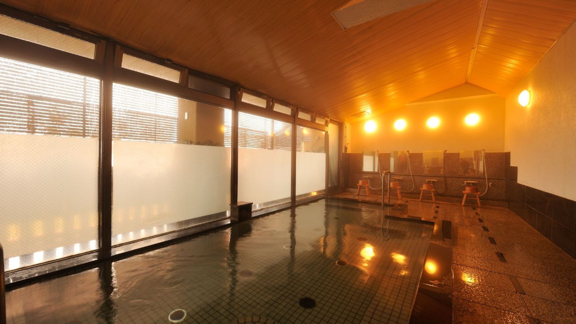 大浴場内湯(入替制)