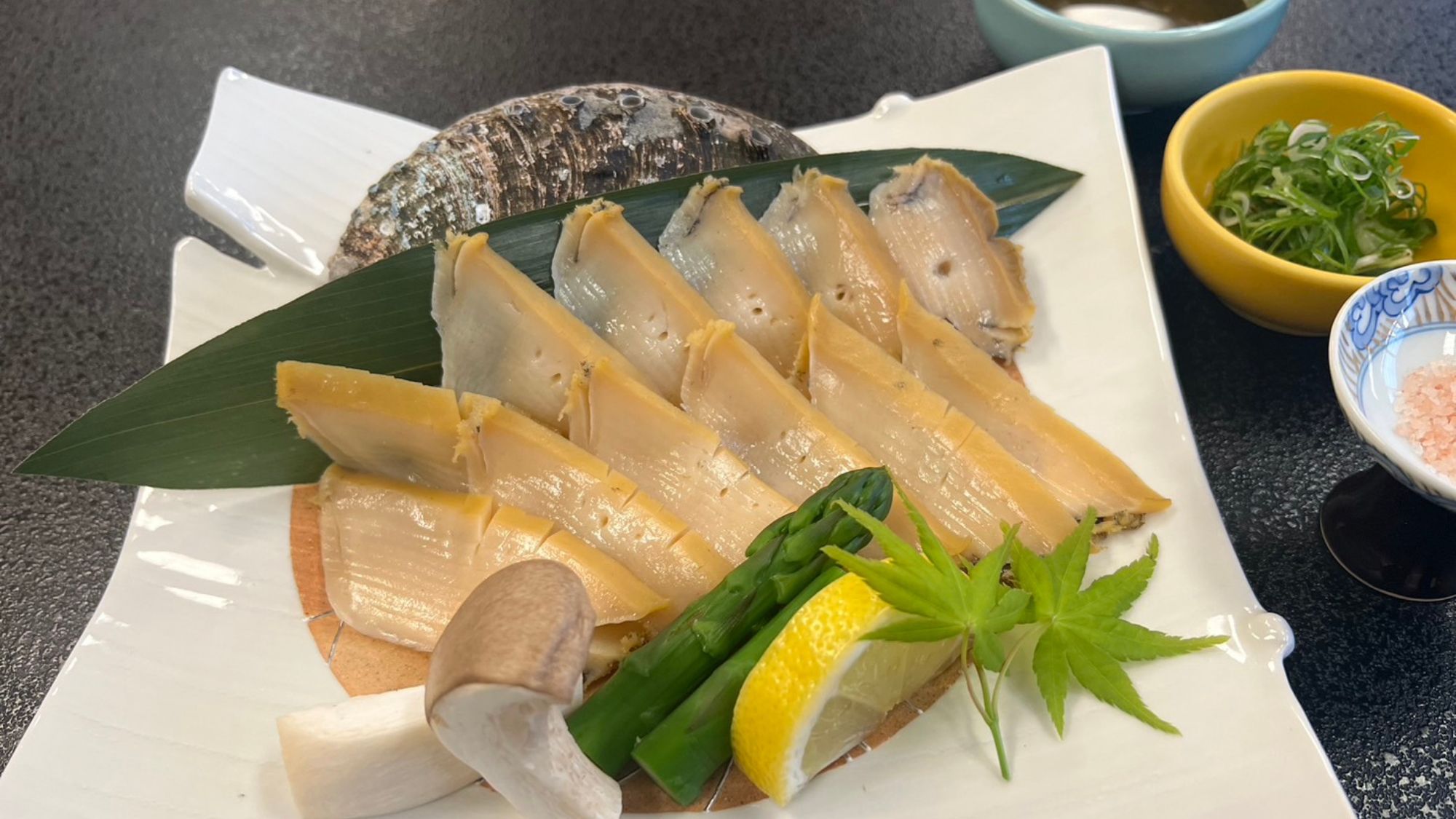 あわびの焼きしゃぶ/一例