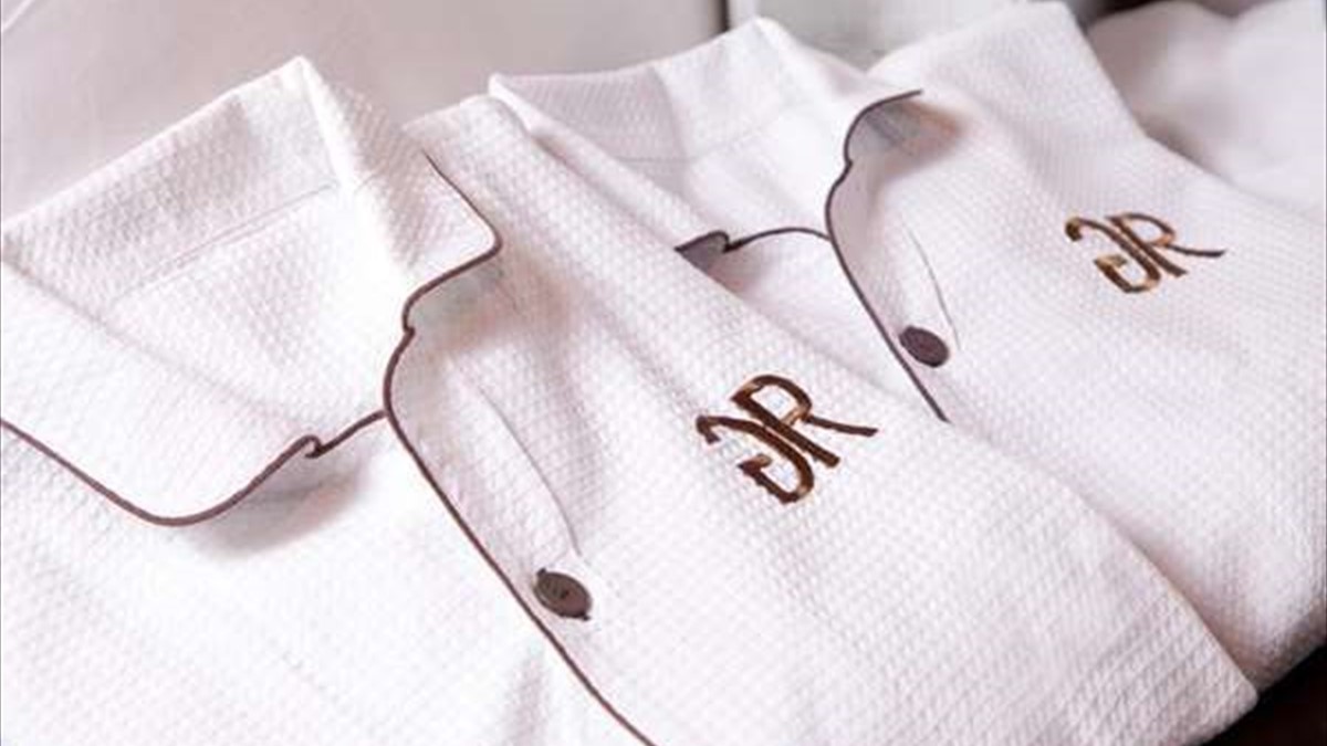 ガウン貸出棚にご準備しております