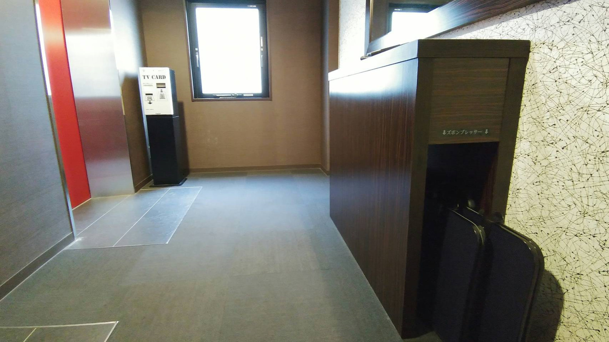 ズボンプレッサー