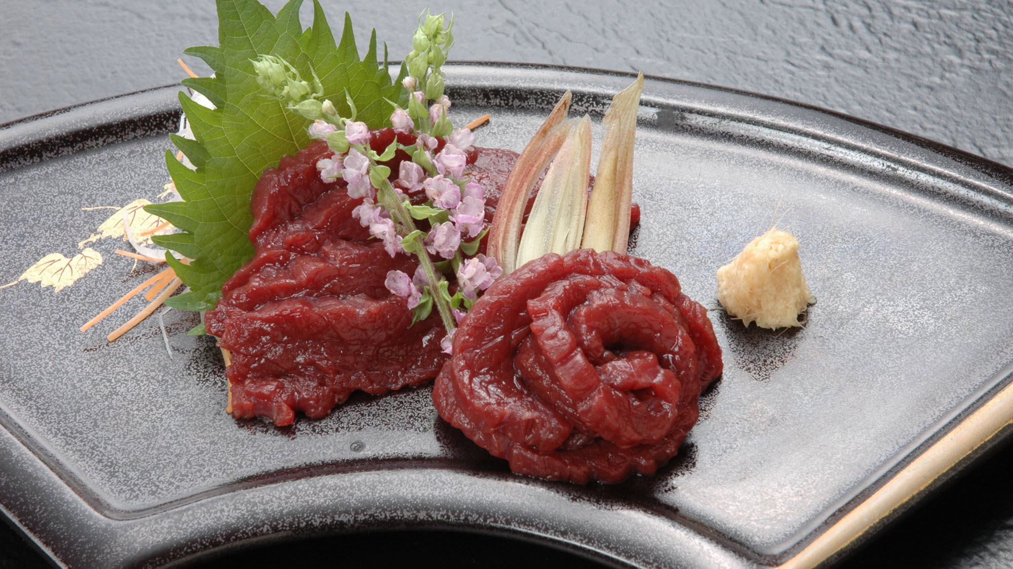 信州の郷土料理馬刺し