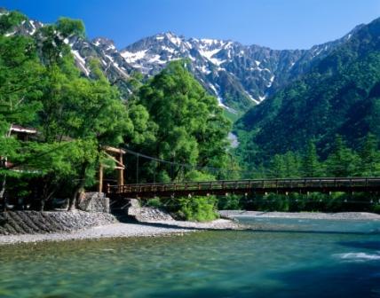 河童橋より穂高を望む