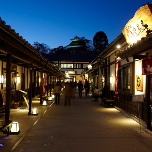 桜の馬場城彩苑