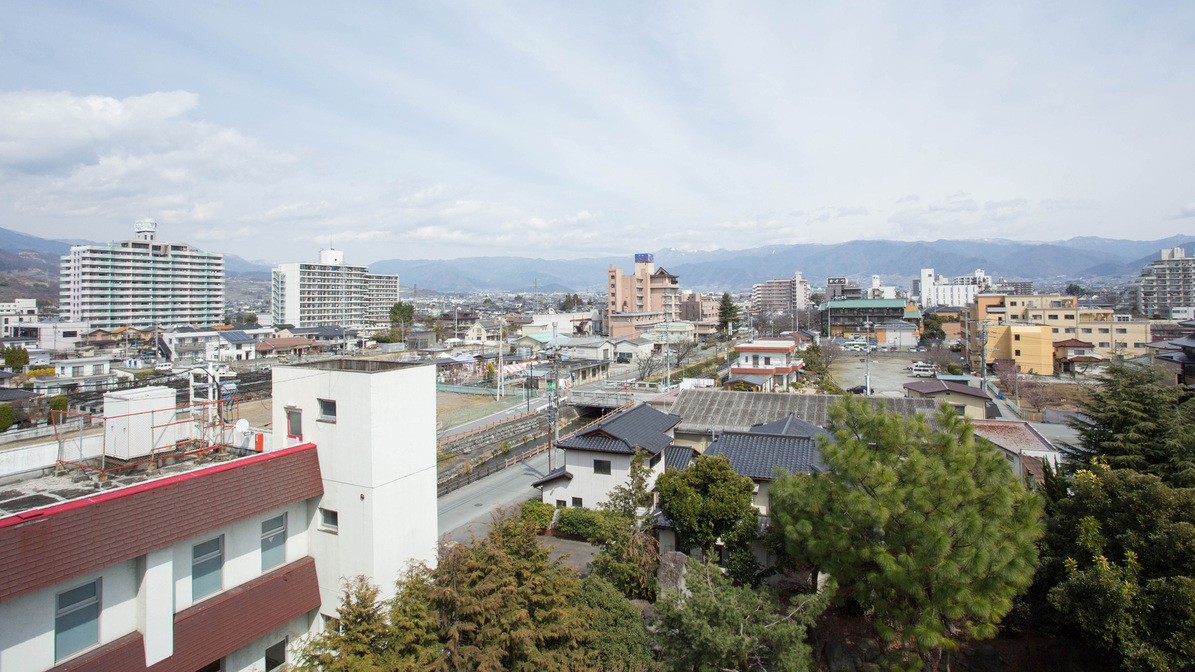 *【和室10畳（一例）】客室により、ご眺望は異なります。