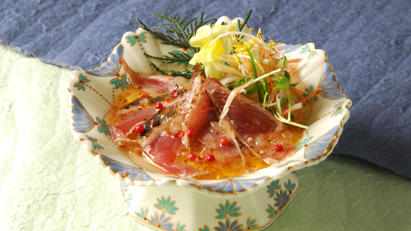 *【夕食（お食事一例）】鰹のカルパッチョ
