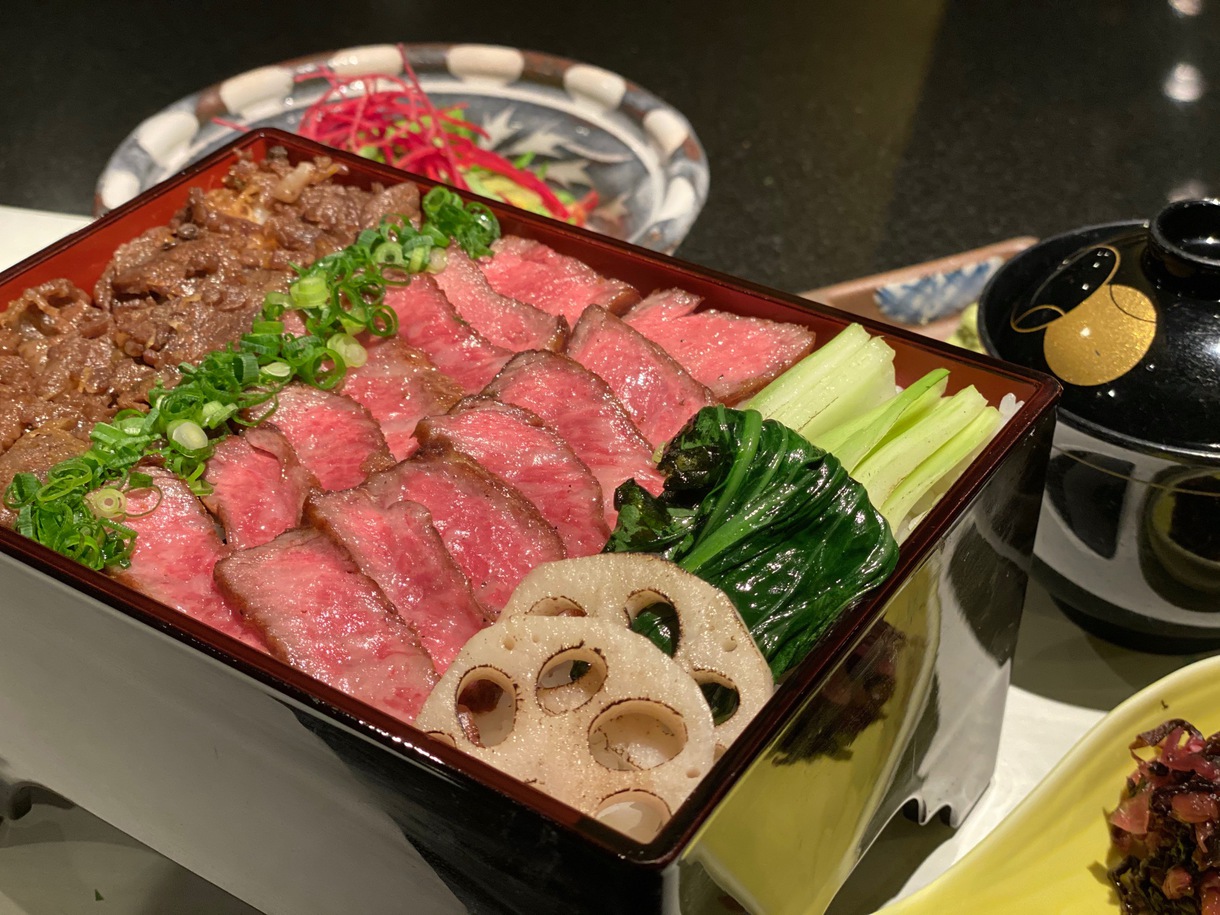 和牛と有馬煮のステーキ重