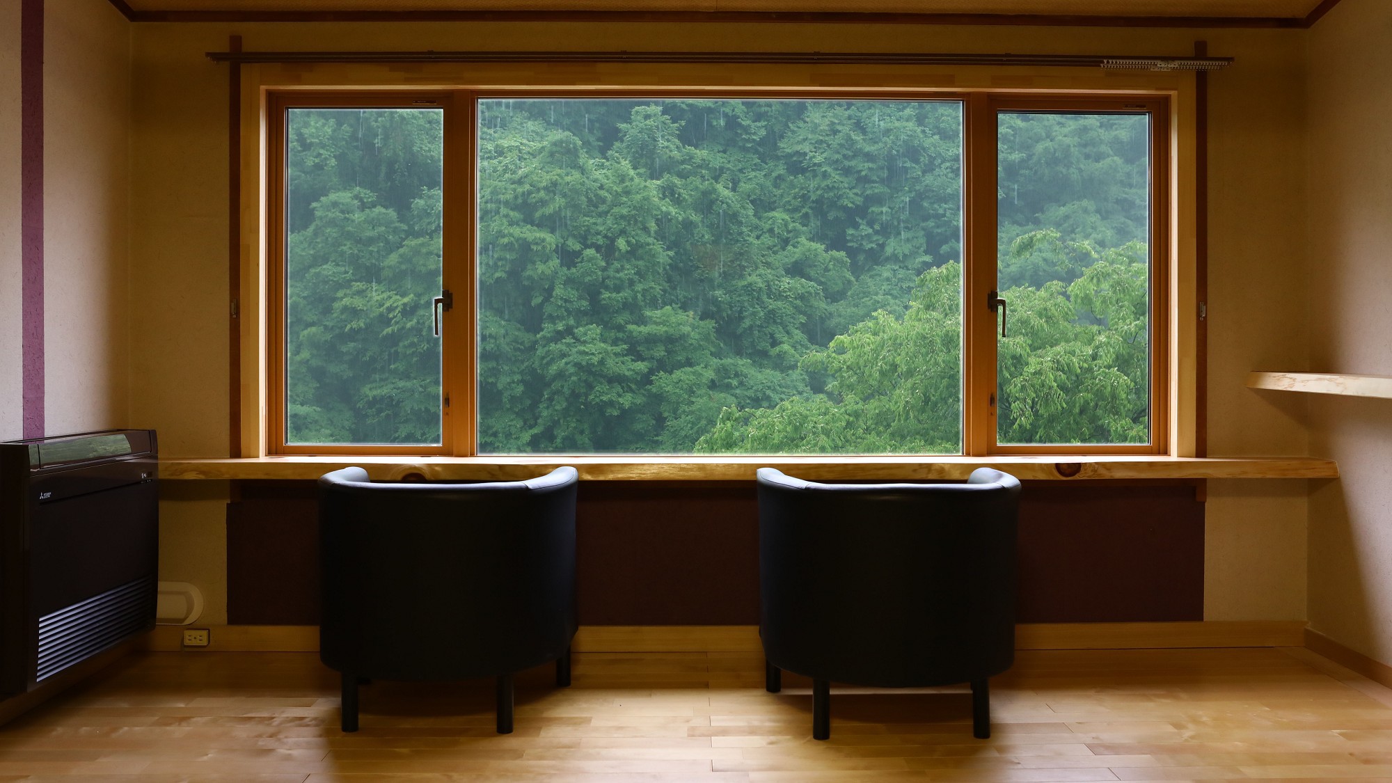 窓から望む松川渓谷の四季の移ろいをお楽しみください
