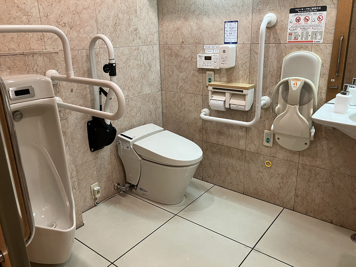 車いすトイレ（ロビー）