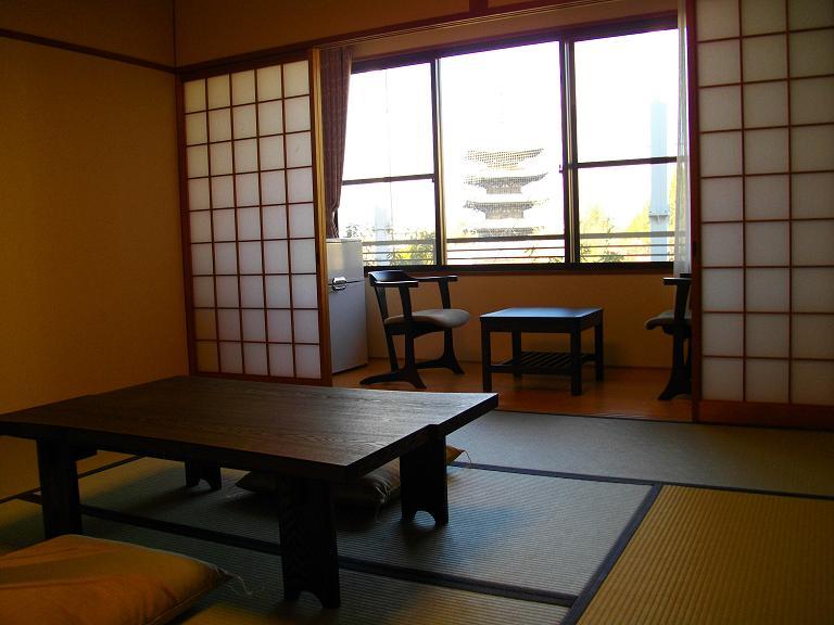 【嵯峨の間】〜からみた八坂の塔