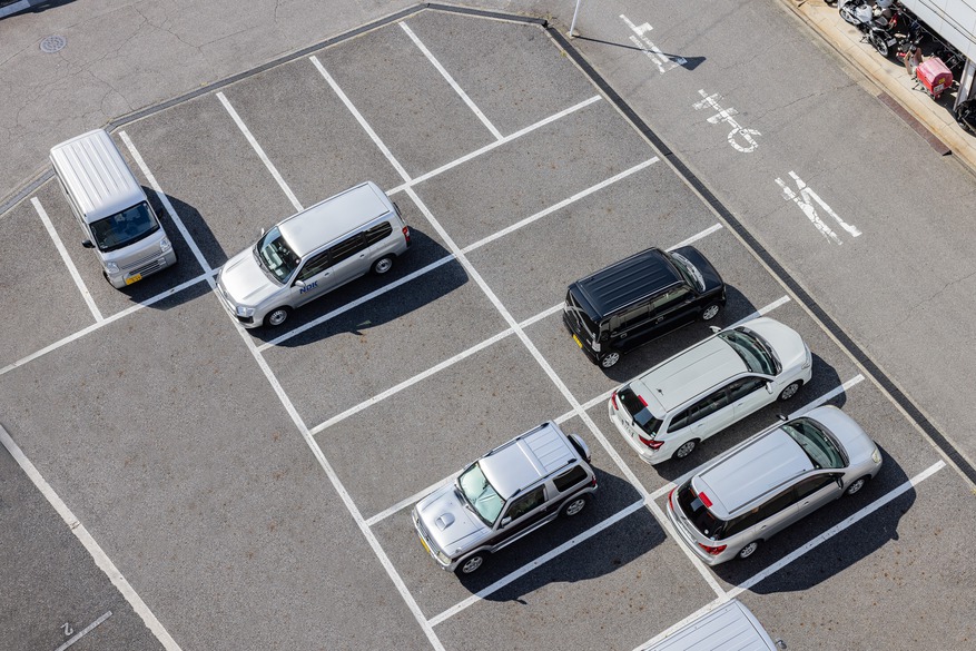 駐車場ホテル北側側面