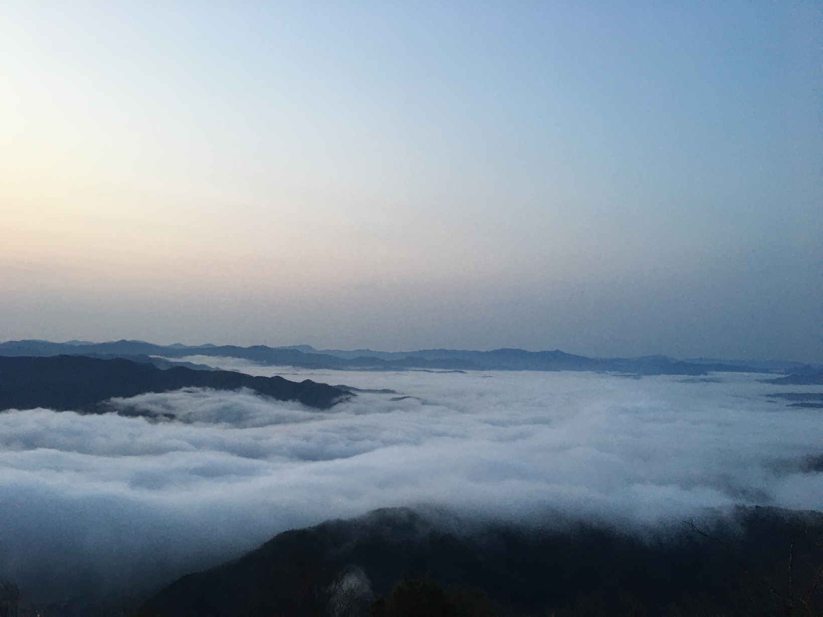 来日山雲海