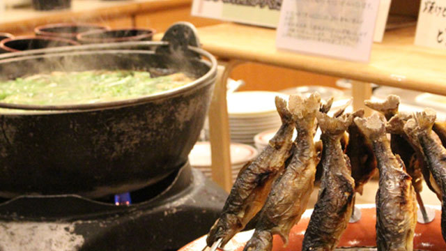 バイキング秋田味覚「ハタハタ」の塩焼き、乳頭温泉名物「山の芋鍋」などを日替わりでご提供しております