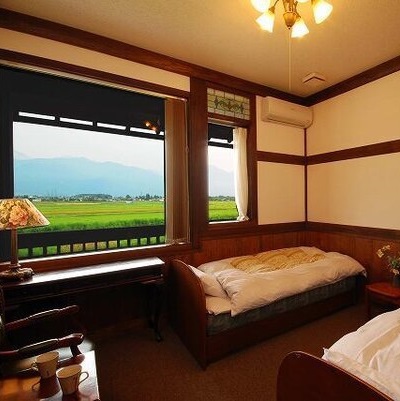 【民芸タイプ】お部屋により造りや窓が写真とは異なりますのでご了承ください