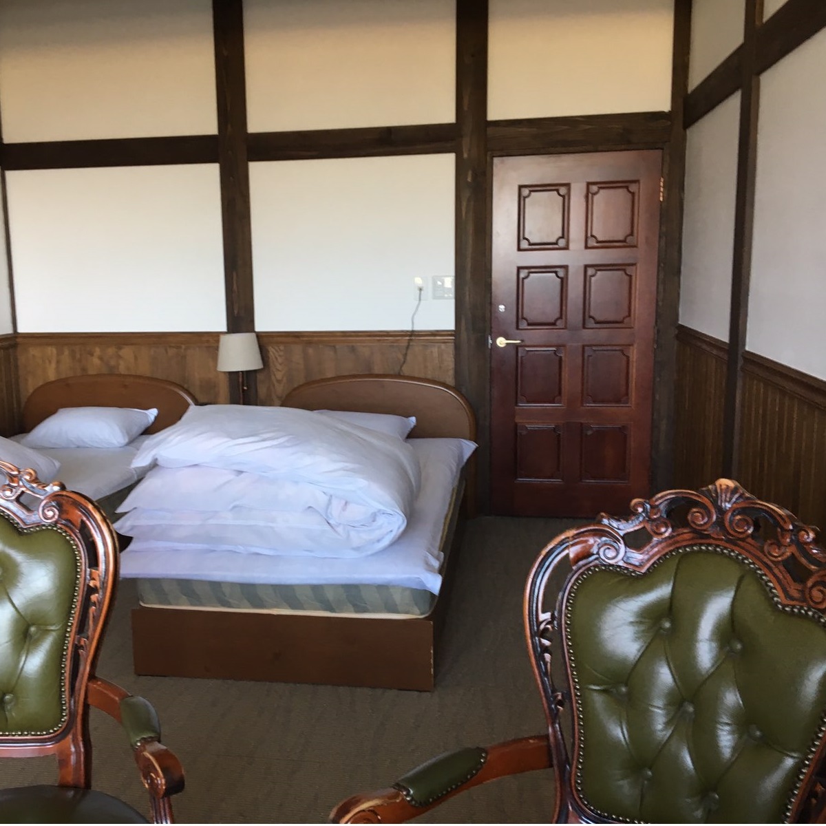 【民芸タイプ】お部屋により造りや窓が写真とは異なりますのでご了承ください