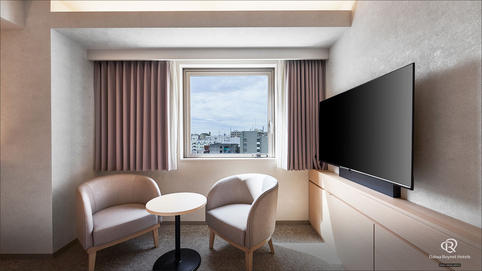 【ハリウッドツインルーム】26㎡ / 122cm幅のベッドを2台設置