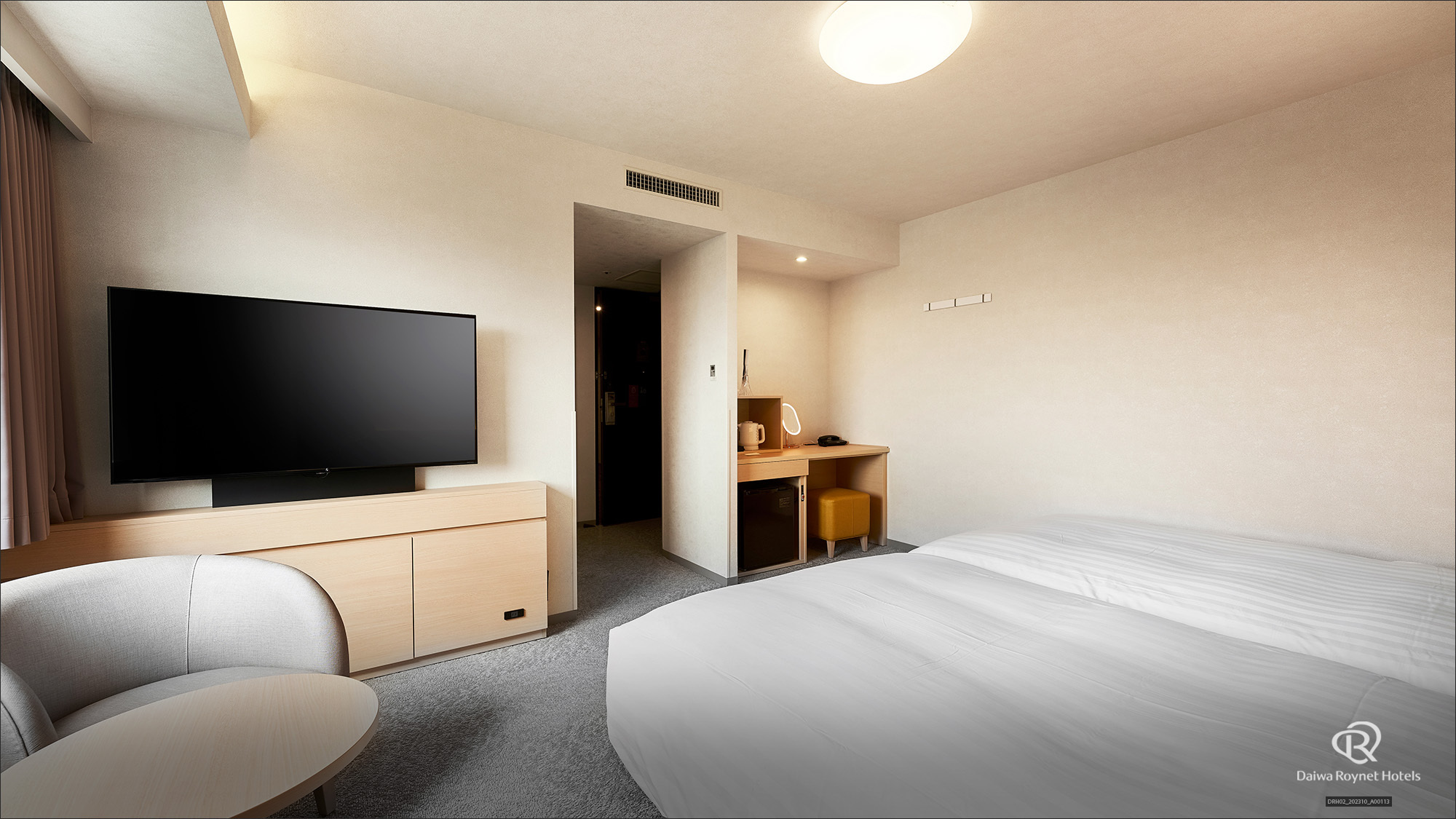 【ハリウッドツインルーム】26㎡ / 122cm幅のベッドを2台設置