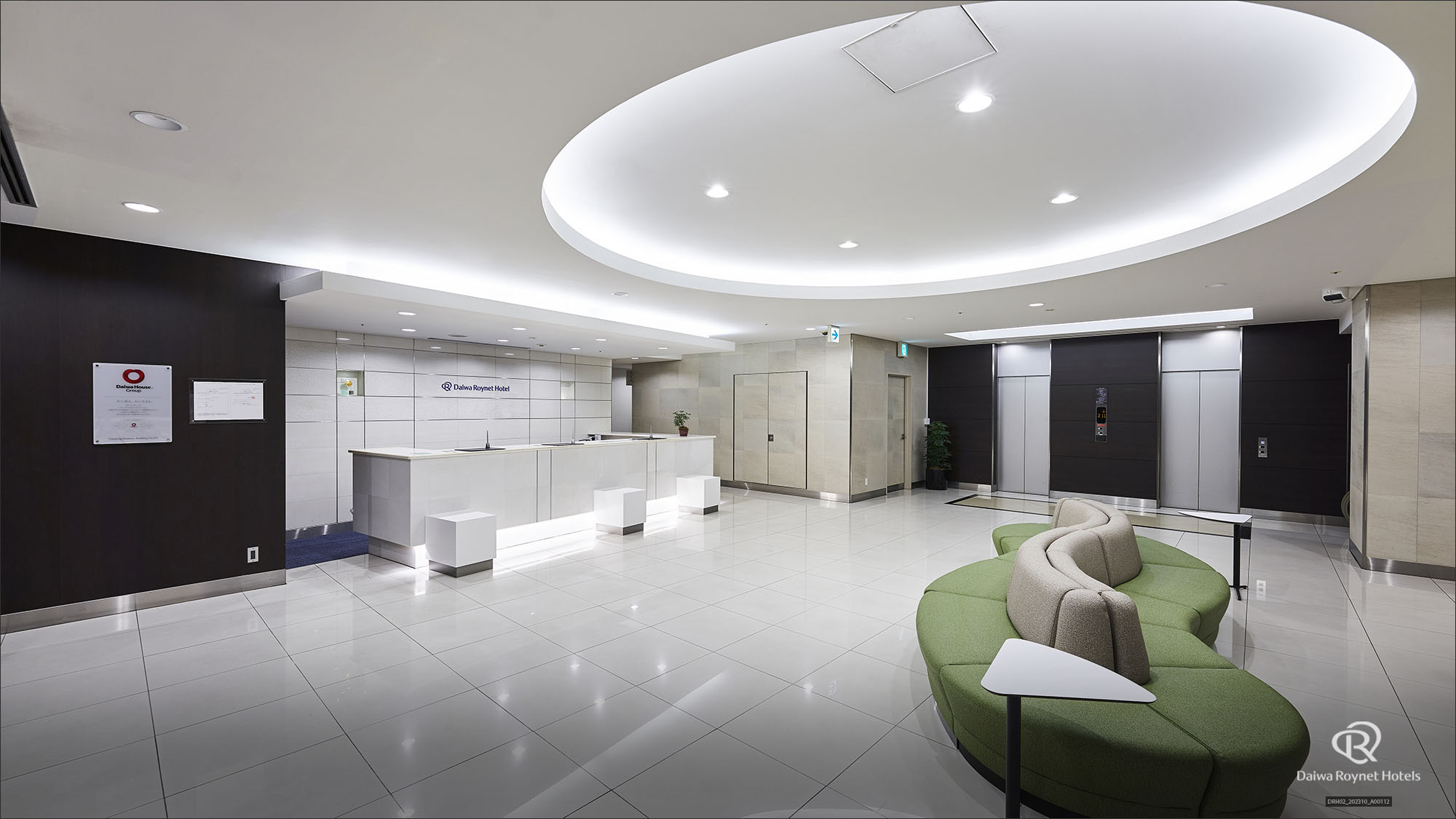 【ロビー】2階でスムーズチェックイン