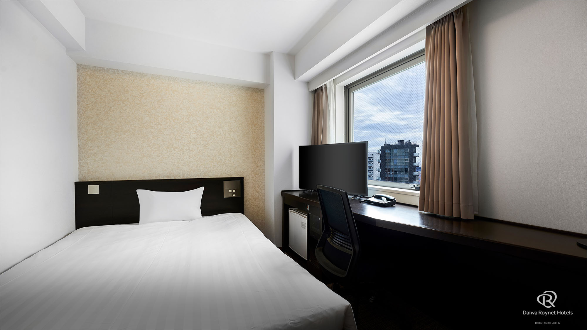 【スタンダードルーム】18㎡ / 154cm幅のベッド1台 / いろいろなレイアウトがございます