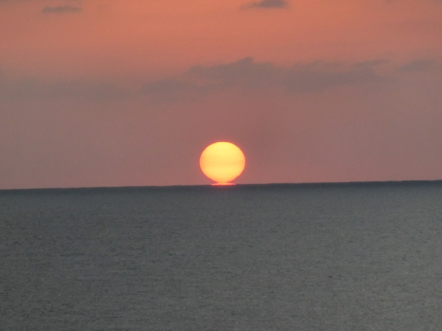 東シナ海に沈む夕陽