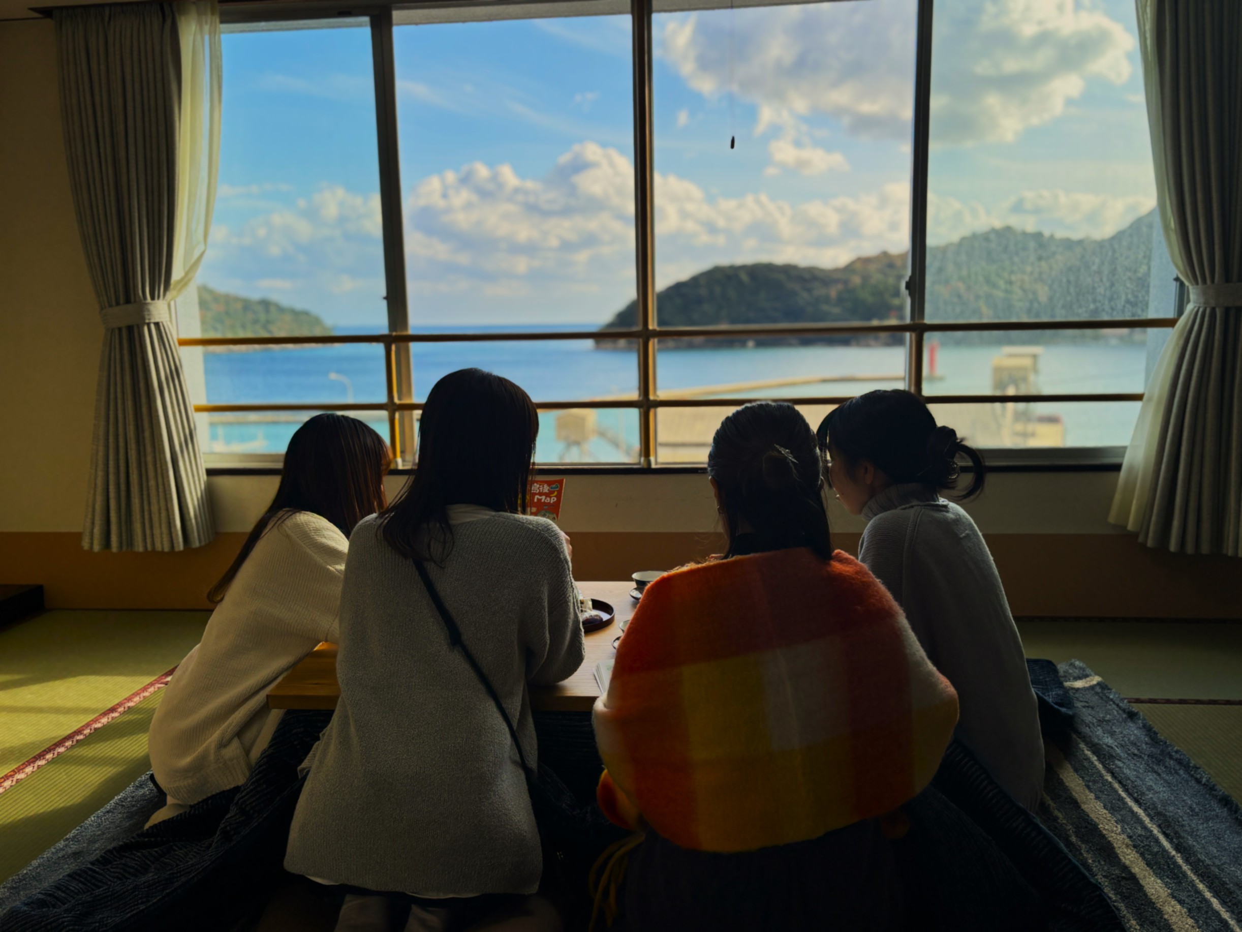 こたつルームで女子会