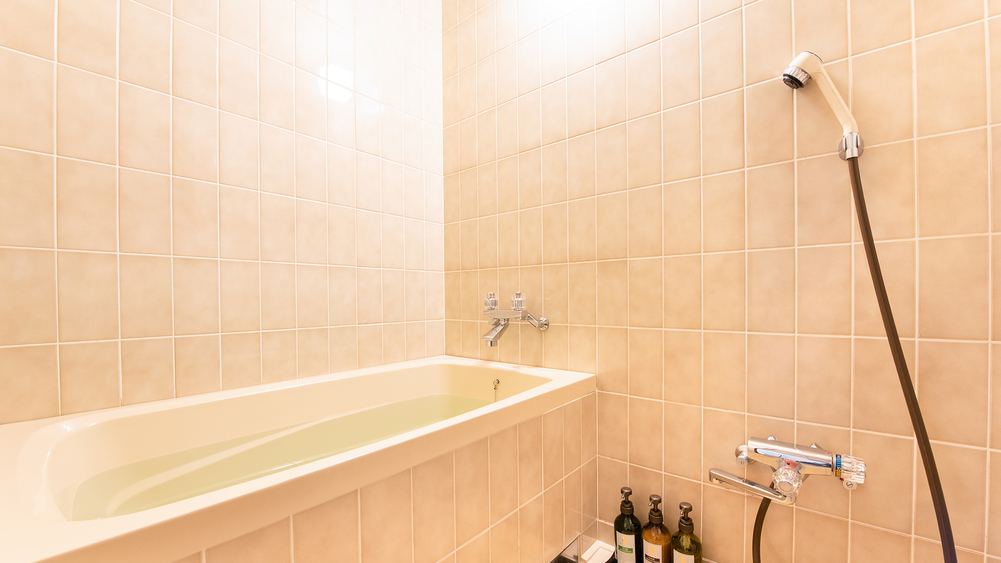 *【鼓：バスルーム】シンプルな洋風のバスルームです。※温泉ではありません。